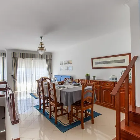 Casa Do Meio Cared For