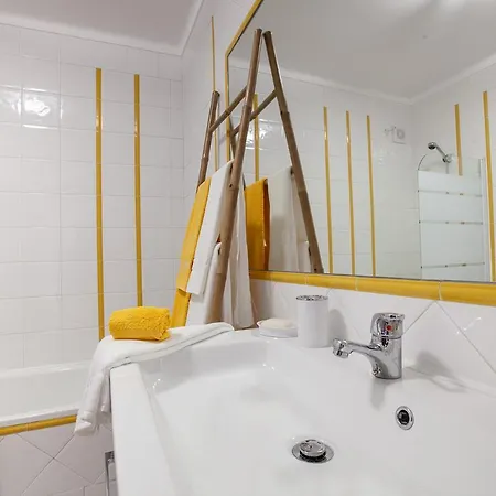 Casa Do Meio Cared For 公寓 *